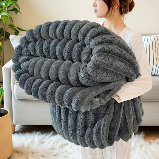 1pc Plush Coral Fleece Blanket - Ultra-Soft All-Season Luxury Bedspread, Couch Throw, Camping & Travel Bedding,,,, Grey, - Machine Washable Cozy Gift for, Outdoor, or Holidays - Traditional Style with Geometric Pattern, Multi