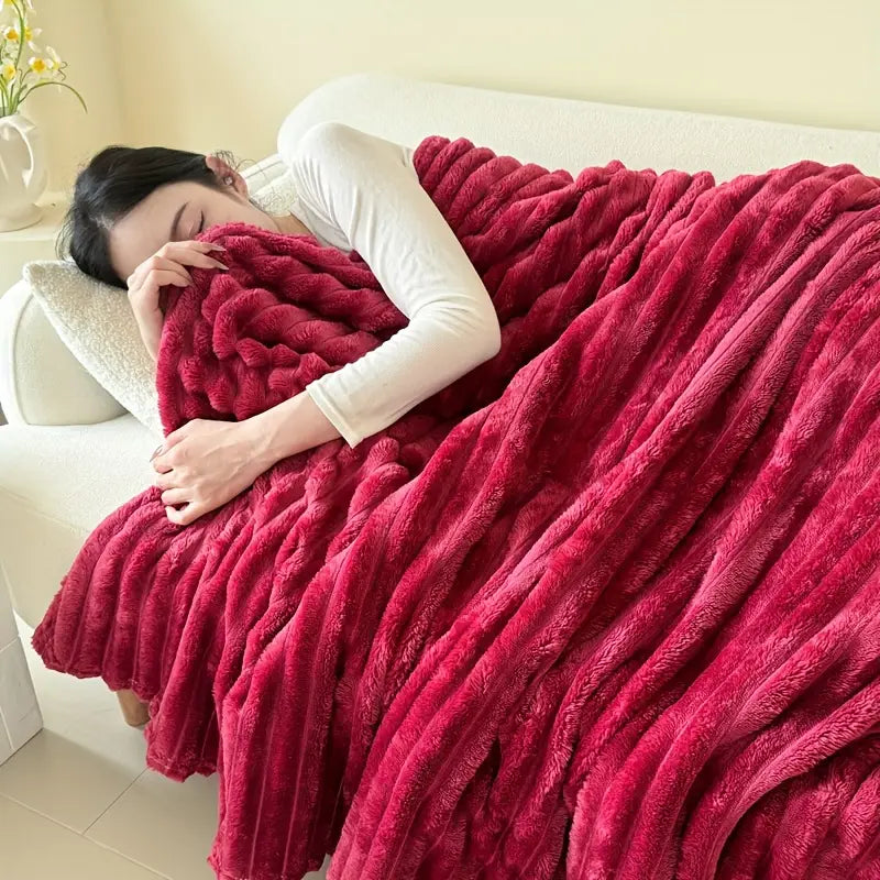 1pc Plush Coral Fleece Blanket - Ultra-Soft All-Season Luxury Bedspread, Couch Throw, Camping & Travel Bedding,,,, Grey, - Machine Washable Cozy Gift for, Outdoor, or Holidays - Traditional Style with Geometric Pattern, Multi