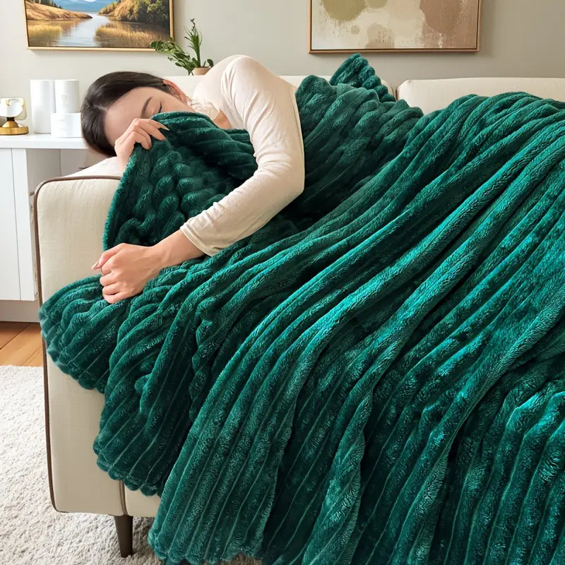 1pc Plush Coral Fleece Blanket - Ultra-Soft All-Season Luxury Bedspread, Couch Throw, Camping & Travel Bedding,,,, Grey, - Machine Washable Cozy Gift for, Outdoor, or Holidays - Traditional Style with Geometric Pattern, Multi