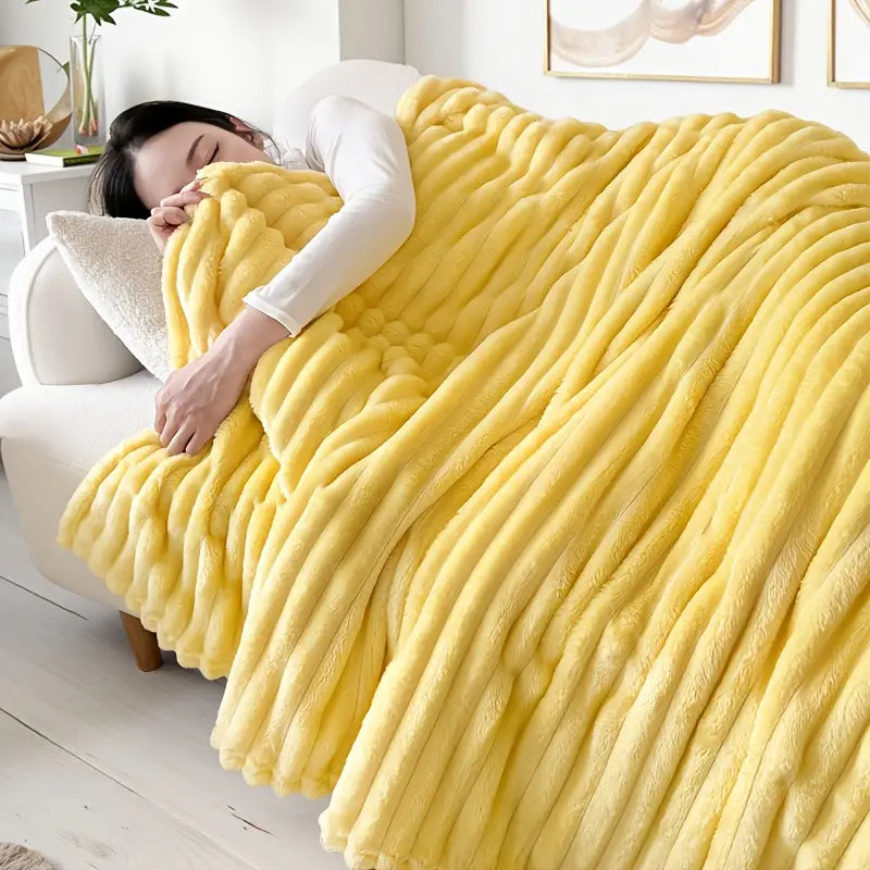 1pc Plush Coral Fleece Blanket - Ultra-Soft All-Season Luxury Bedspread, Couch Throw, Camping & Travel Bedding,,,, Grey, - Machine Washable Cozy Gift for, Outdoor, or Holidays - Traditional Style with Geometric Pattern, Multi